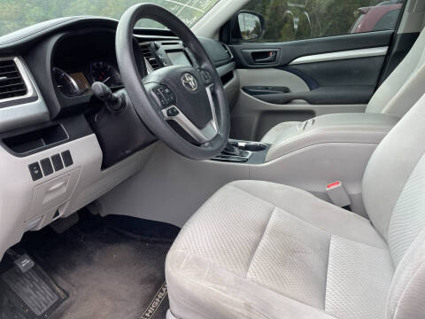 2016 Toyota Highlander LE