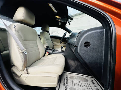 2011 Dodge Charger SE