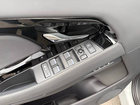 2025 Land Rover Range Rover Evoque P250 Dynamic SE