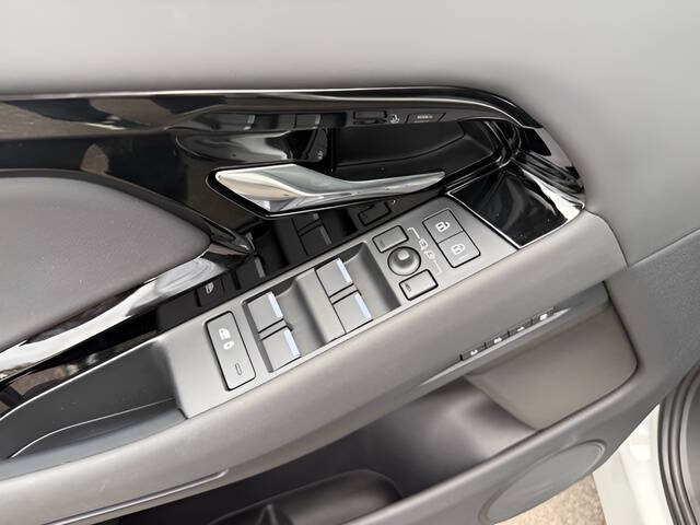 2025 Land Rover Range Rover Evoque P250 Dynamic SE