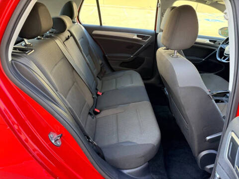 2016 Volkswagen Golf TSI SE