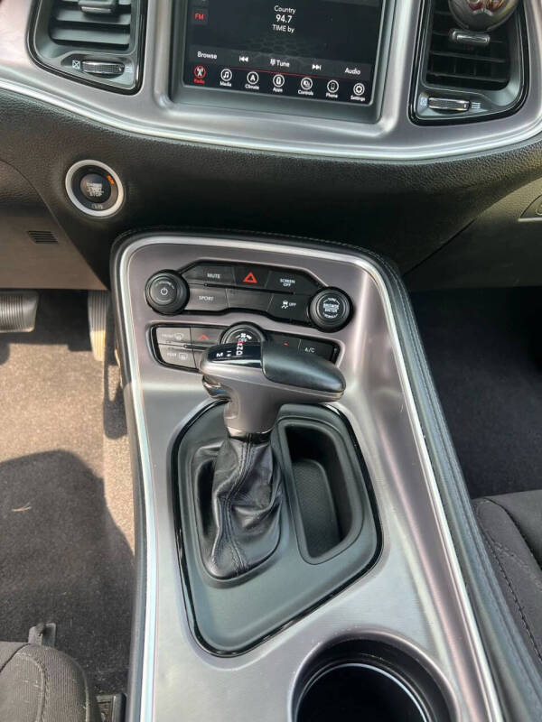 2021 Dodge Challenger SXT