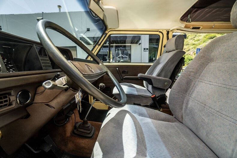1982 Volkswagen Vanagon Camper