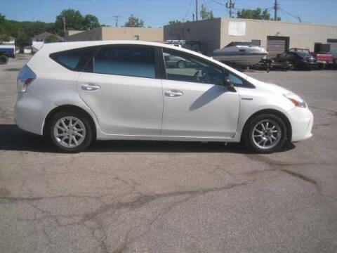 2012 Toyota Prius v Five