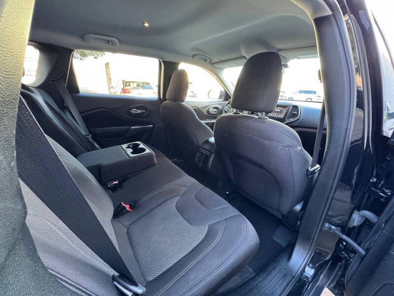 2019 Jeep Cherokee Latitude