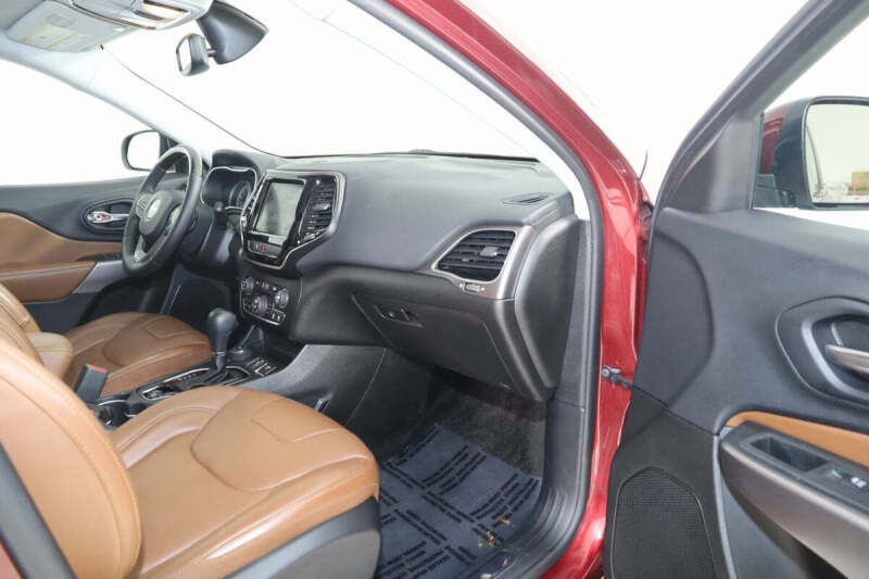 2019 Jeep Cherokee Overland