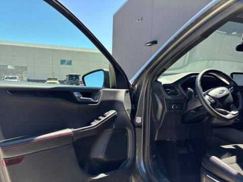 2025 Ford Escape ST-Line