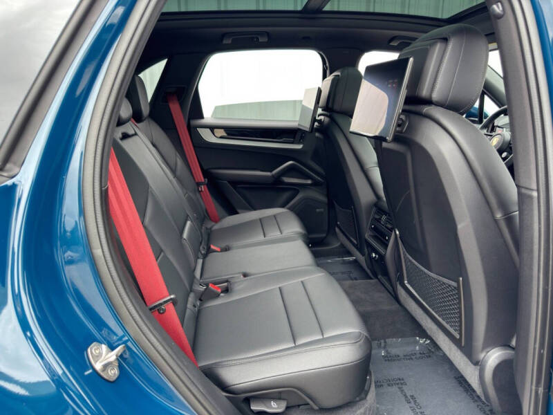 2024 Porsche Cayenne E-Hybrid