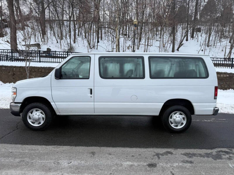 2013 Ford E-Series E-350 SD XLT