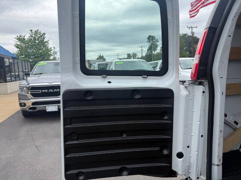 2024 GMC Savana 2500