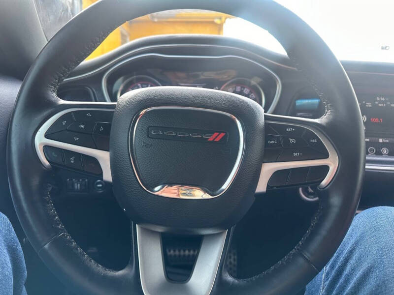 2017 Dodge Challenger SXT