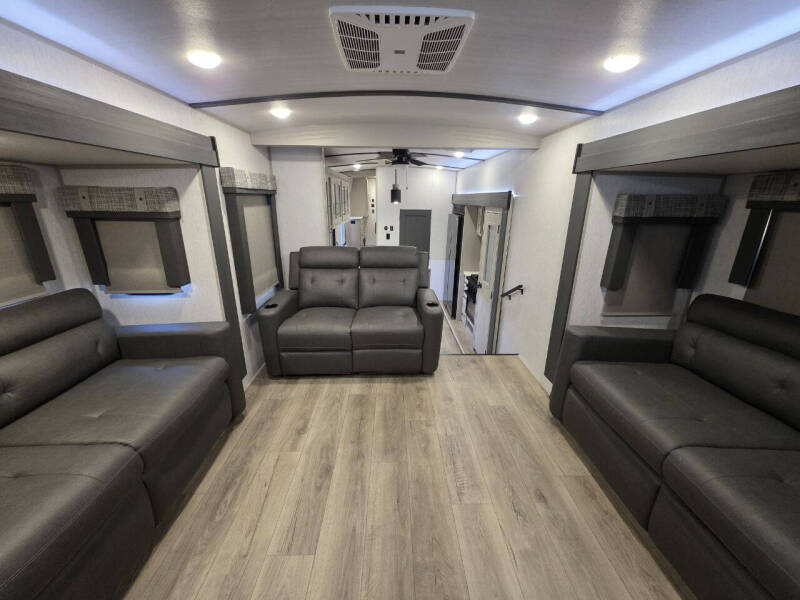 2024 Forest River Heritage Glen 36FL