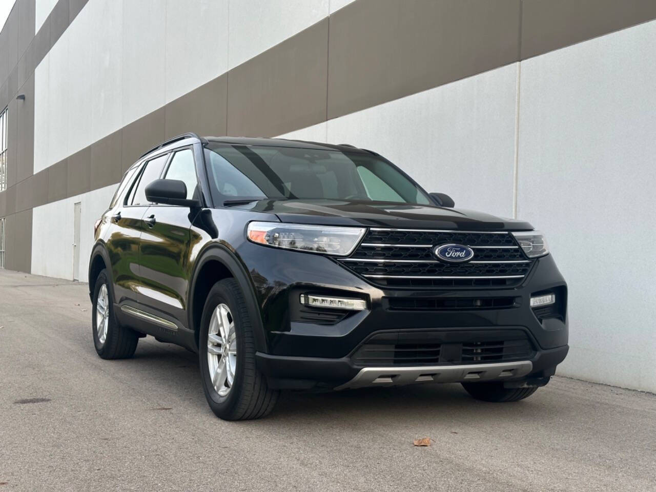 2020 Ford Explorer for sale at Phoenix Motor Co in Romulus, MI