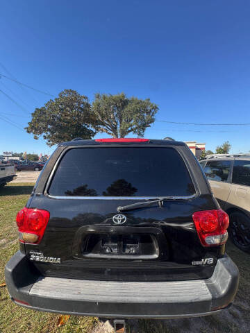 2005 Toyota Sequoia SR5