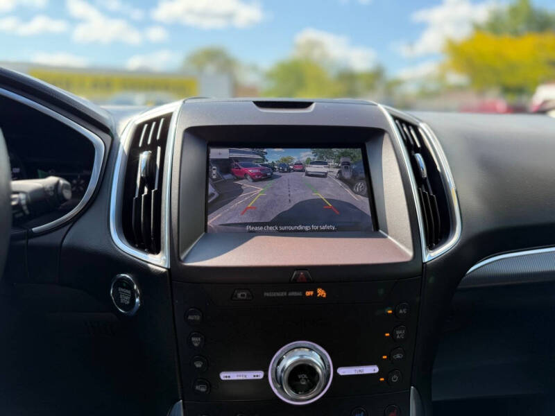 2020 Ford Edge Titanium