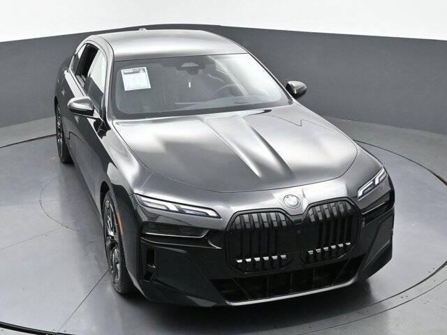 2023 BMW 7 Series 740i
