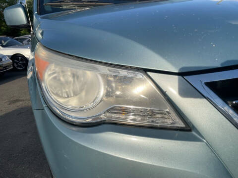 2010 Volkswagen Routan SE