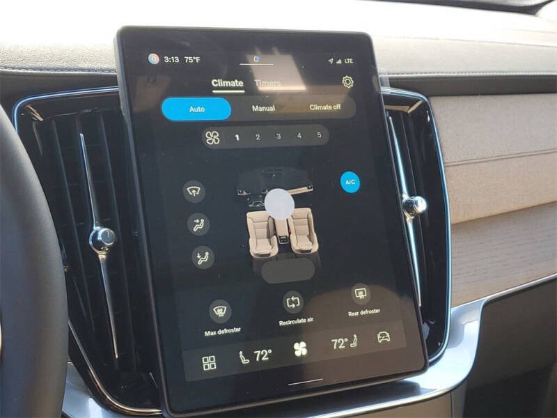 2025 Volvo XC90 B6 Core Bright Theme