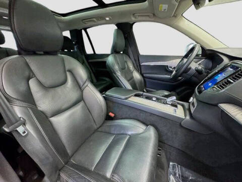 2023 Volvo XC90 Recharge T8 Ultimate Bright Theme 7P