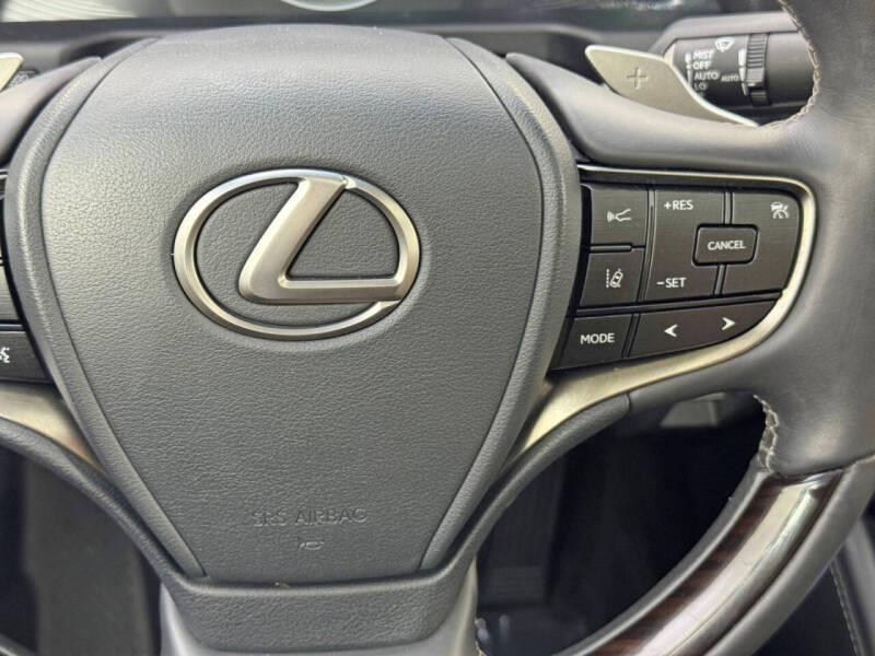 2020 Lexus ES 300h