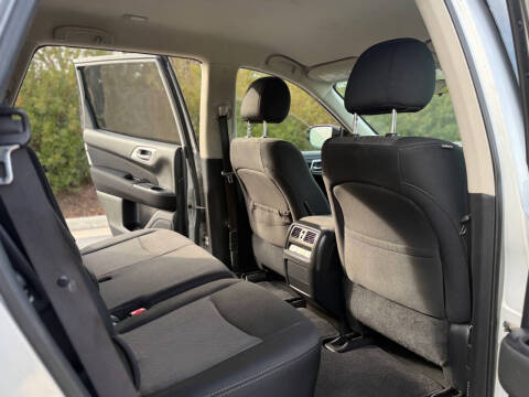 2017 Nissan Pathfinder S