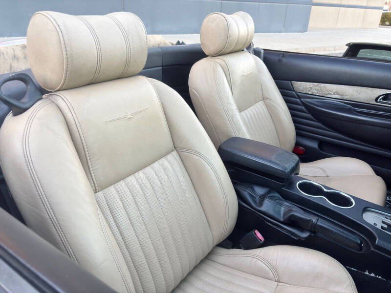 2004 Ford Thunderbird Deluxe