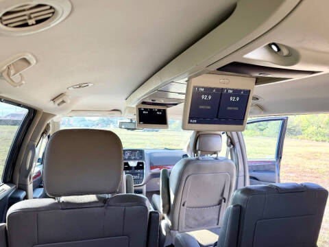 2015 Chrysler Town and Country Touring-L