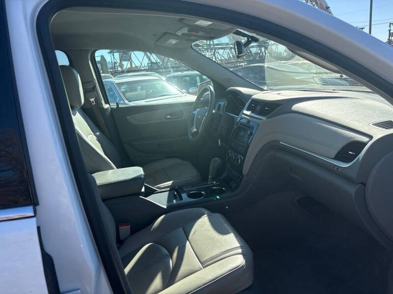 2017 Chevrolet Traverse LT