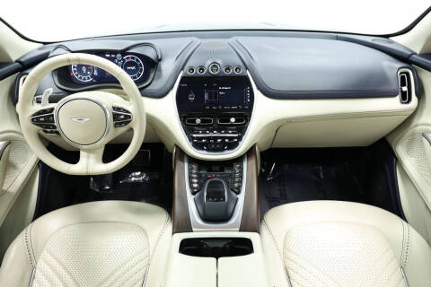 2021 Aston Martin DBX