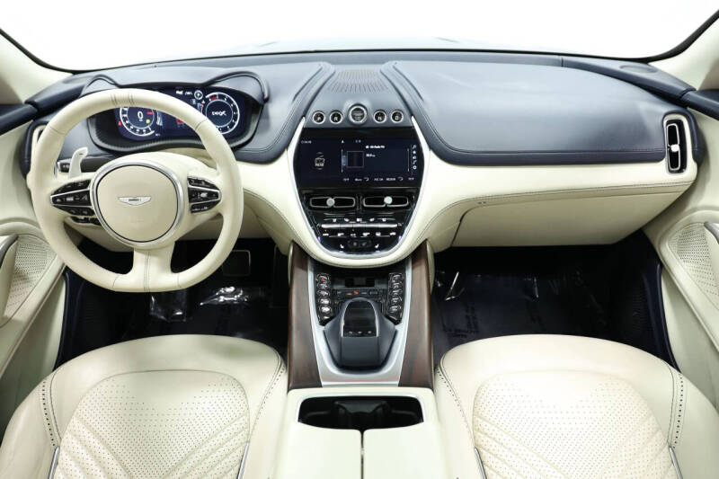 2021 Aston Martin DBX