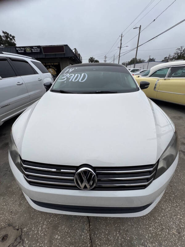 2014 Volkswagen Passat Sport's photo