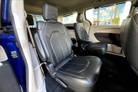 2021 Chrysler Pacifica Touring L