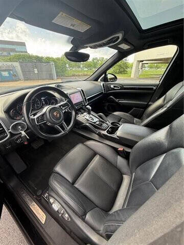 2017 Porsche Cayenne Platinum Edition