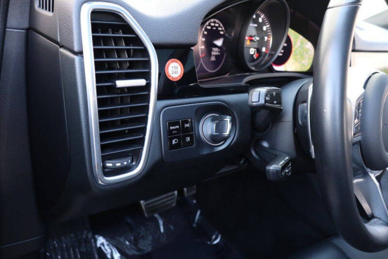 2021 Porsche Cayenne S Coupe