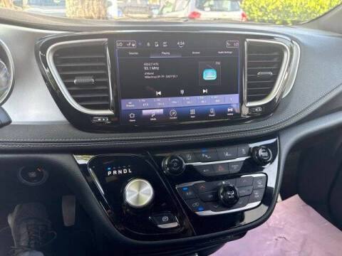 2024 Chrysler Pacifica Touring