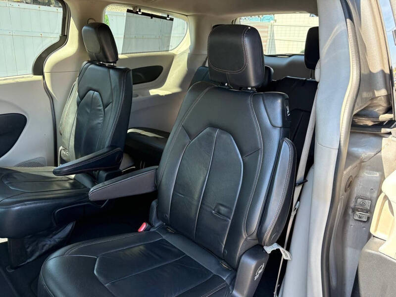 2017 Chrysler Pacifica Touring Plus