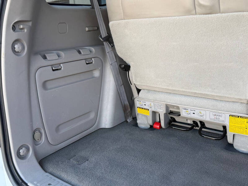 2004 Toyota Sequoia Limited