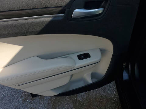 2015 Chrysler 300 Limited