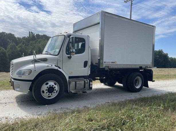 2015 Freightliner M2 106