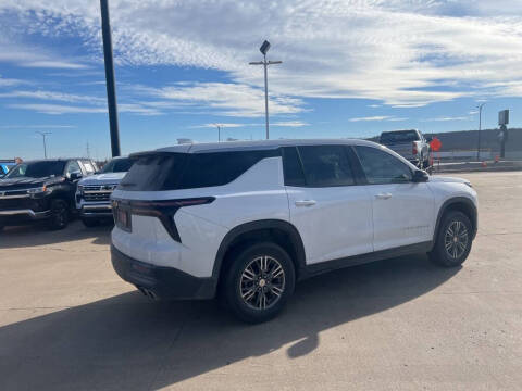 2024 Chevrolet Traverse LS