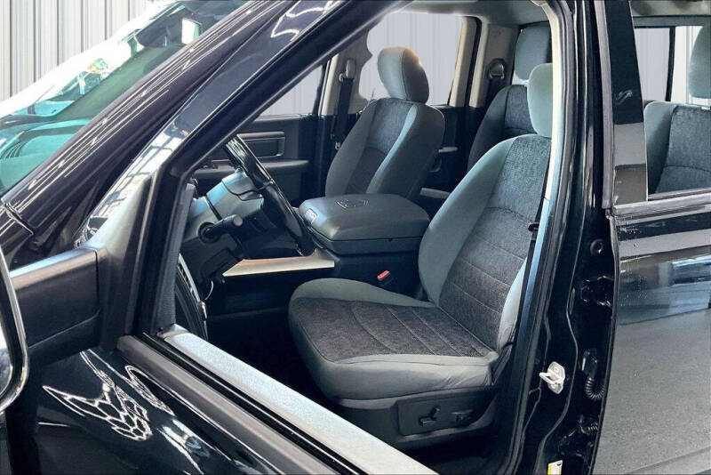 2016 RAM 1500 SLT
