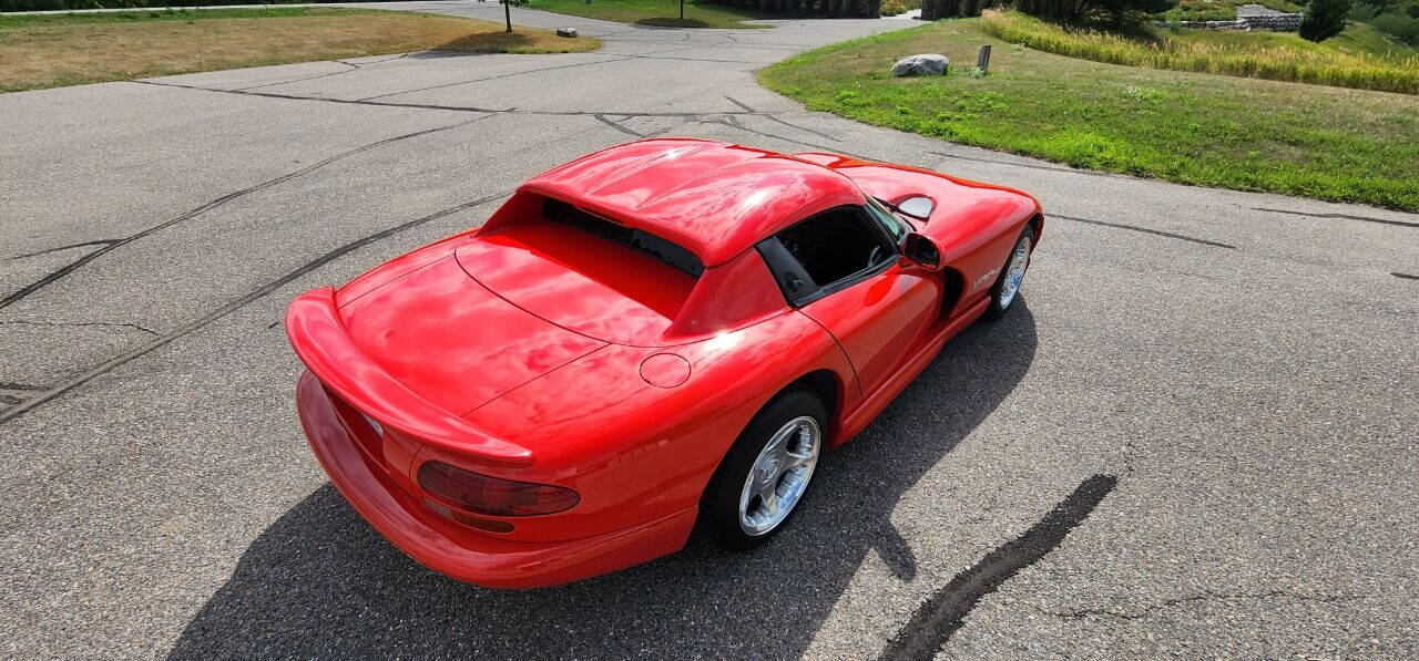 1997 Dodge Viper 13