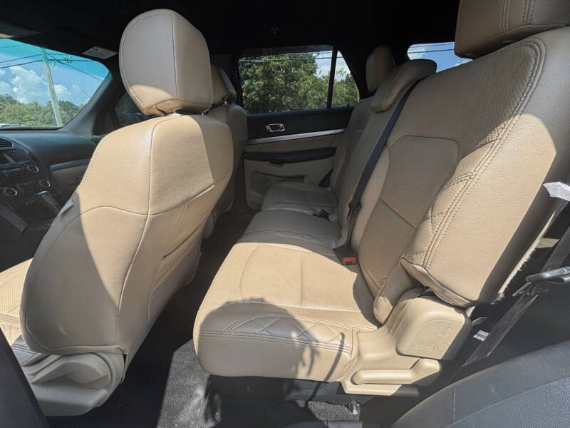 2016 Ford Explorer