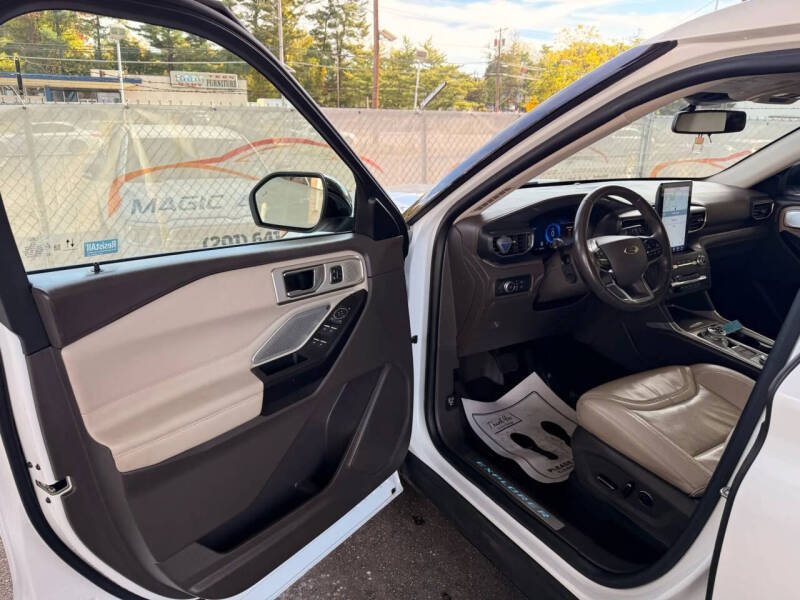 2020 Ford Explorer Platinum