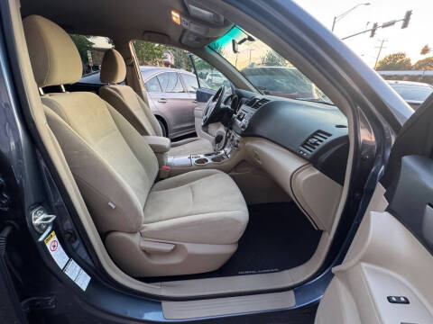 2012 Toyota Highlander SE