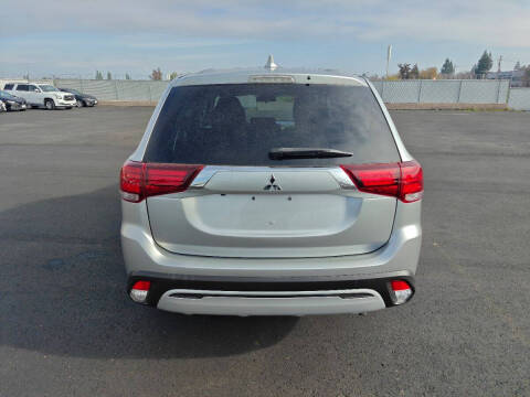 2020 Mitsubishi Outlander ES
