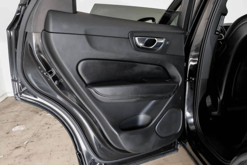 2021 Volvo XC60 T5 Momentum