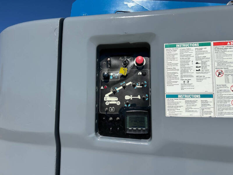 2015 Genie S-85 Boom / Manlift