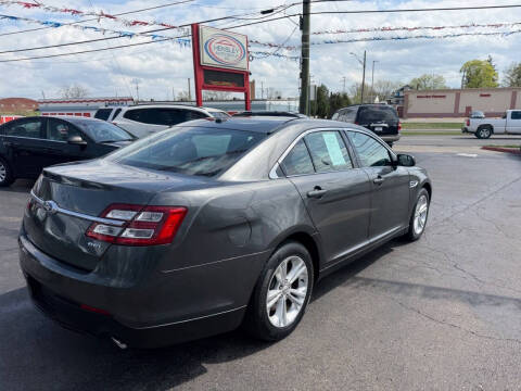 2015 Ford Taurus SEL