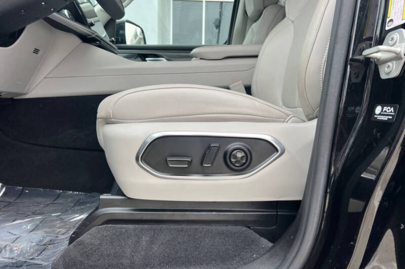 2023 Jeep Wagoneer Series III